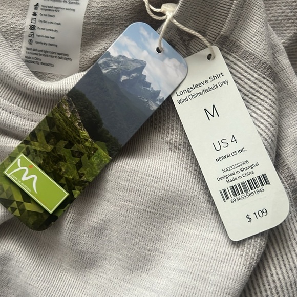 SOLD - NWT Neiwai Wool Seamless Mock Neck Top Thumbholes Medium US 4 Reg. $109 - Picture 7 of 16